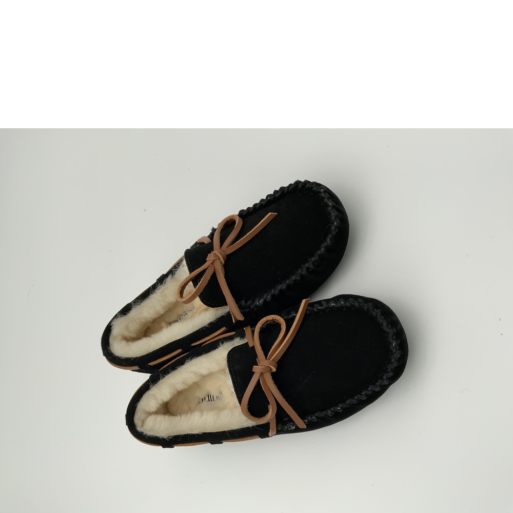 Quince  Women's Australian Shearling Moccasin Slipper Black 7 NEW